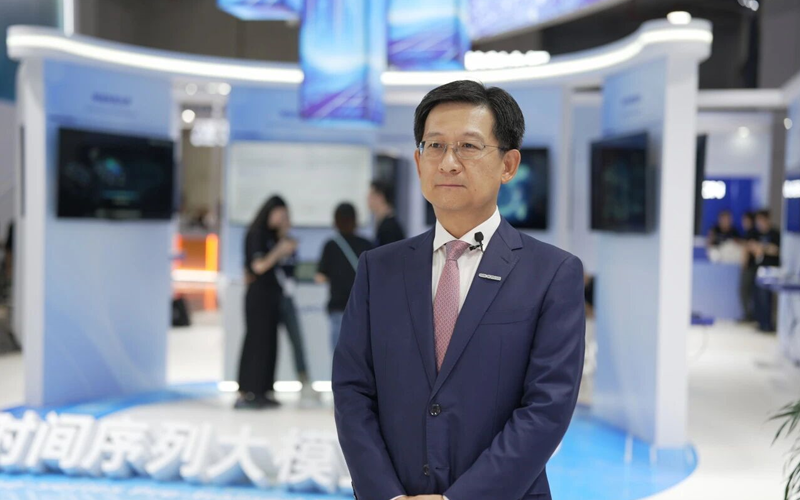 崔山受新华社专访：以工业具身智能重构生产力，，，引领流程工业智能化升级